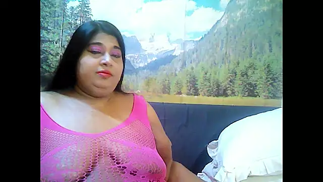 Snapshot of indianhoney694u chatting on October 13, 5:18 am indianhoney694u online show from October 13, 5:18 am