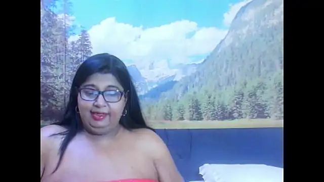 indianhoney694u online show from April 13, 5:18 pm