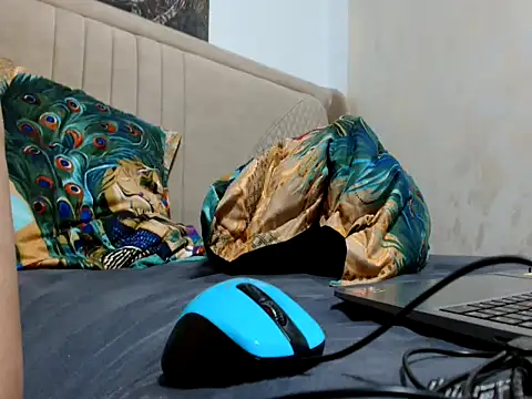 QueenMilfKataleya online show from September 22, 5:42 am