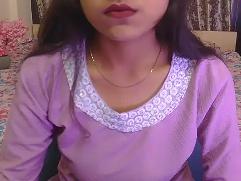 Snapshot of hoty-priya chatting on February 18, 4:41 am hoty-priya online show from February 18, 4:41 am