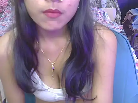 Snapshot of hoty-priya chatting on March 16, 5:44 am hoty-priya online show from March 16, 5:44 am