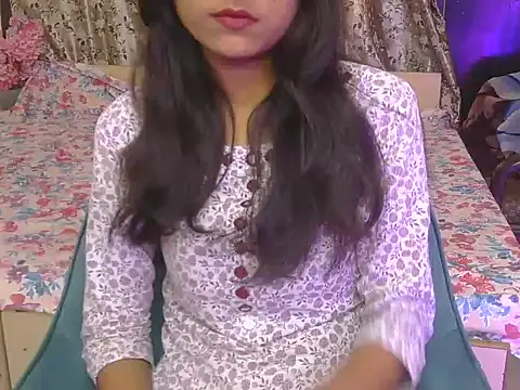 Snapshot of hoty-priya chatting on March 18, 5:21 am hoty-priya online show from March 18, 5:21 am