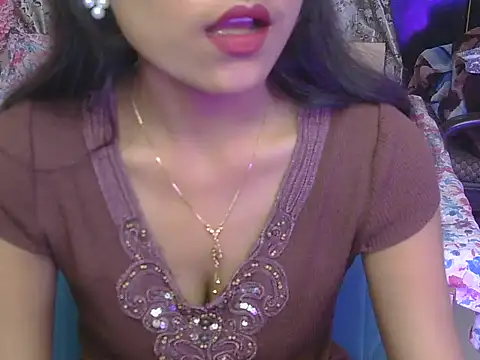 Snapshot of hoty-priya chatting on March 20, 4:39 am hoty-priya online show from March 20, 4:39 am