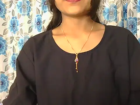 Snapshot of hoty-priya chatting on March 21, 6:40 am hoty-priya online show from March 21, 6:40 am