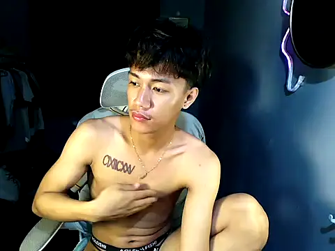 naughtyboyloy 0 online show from May 15, 1:34 am