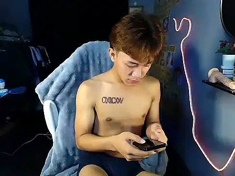 naughtyboyloy 0 online show from June 17, 11:05 pm