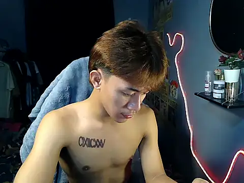 naughtyboyloy 0 online show from July 9, 12:04 am