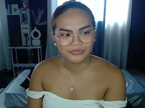 KylieSmith online show from April 8, 6:46 am