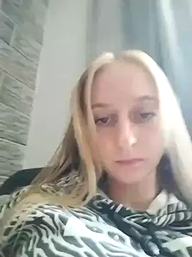 babyXlove online show from September 22, 8:49 am