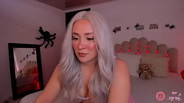 sofi graay online show from October 5, 7:45 pm