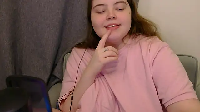 Snapshot of brattyprincessemma chatting on November 18, 7:07 pm brattyprincessemma online show from November 18, 7:07 pm