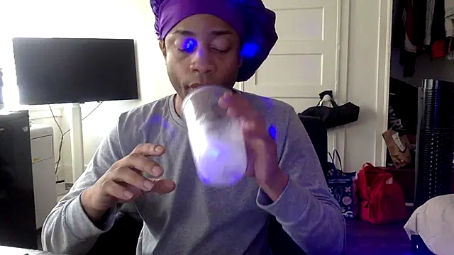 Snapshot of Diodre_Benyoon chatting on December 18, 8:37 pm Diodre Benyoon online show from December 18, 8:37 pm