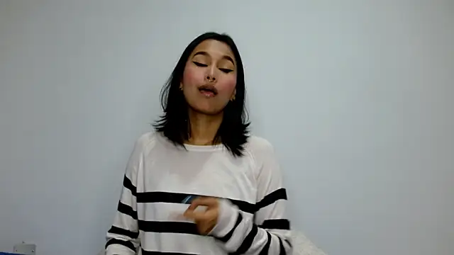 Gia Lee online show from September 30, 2:27 am