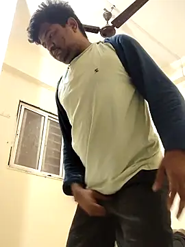 Snapshot of desilundladka chatting on April 11, 2:49 am desilundladka online show from April 11, 2:49 am