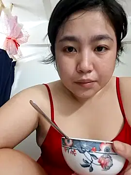 Snapshot of Minn-cute chatting on April 6, 2:53 am Minn-cute online show from April 6, 2:53 am
