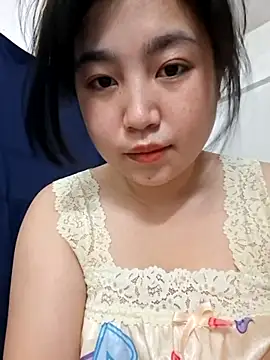Snapshot of Minn-cute chatting on April 24, 12:57 am Minn-cute online show from April 24, 12:57 am