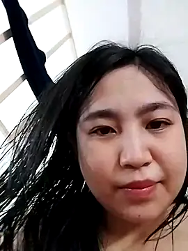 Snapshot of Minn-cute chatting on May 16, 2:41 am Minn-cute online show from May 16, 2:41 am