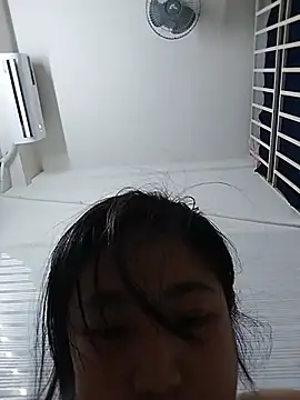 Snapshot of Minn-cute chatting on June 8, 1:33 pm Minn-cute online show from June 8, 1:33 pm