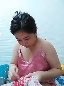 Snapshot of Minn-cute chatting on June 9, 3:07 am Minn-cute online show from June 9, 3:07 am