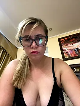 Crystal00Girl online show from September 13, 9:47 pm