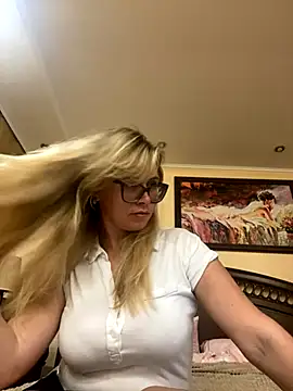 Crystal00Girl online show from September 23, 8:56 pm