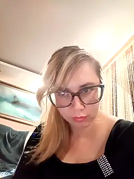 Crystal00Girl online show from October 13, 8:53 pm