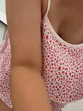 Snapshot of July-Asian chatting on October 2, 4:30 am July-Asian online show from October 2, 4:30 am