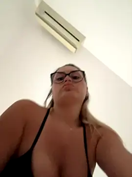 KayaAzur online show from October 6, 6:44 am