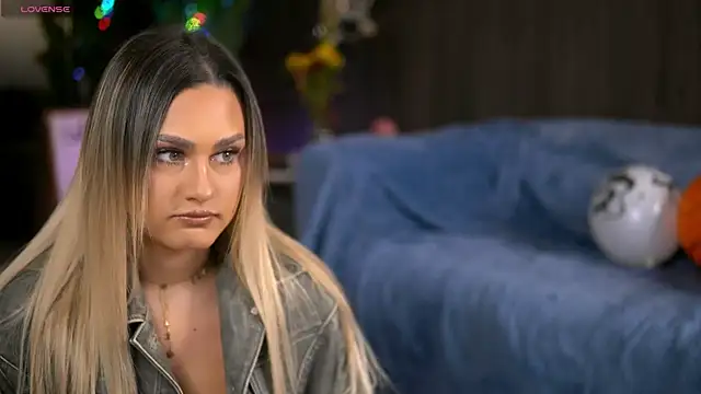 KayaAzur online show from October 31, 5:41 am