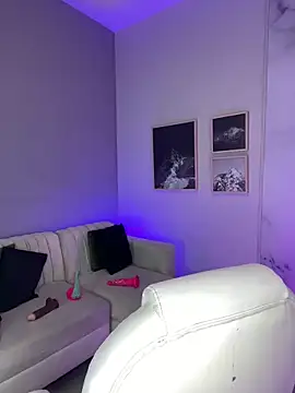 Snapshot of dreamleah_ chatting on April 15, 2:29 am dreamleah online show from April 15, 2:29 am