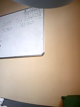 Snapshot of Freakysluttt chatting on September 27, 6:07 am Freakysluttt online show from September 27, 6:07 am