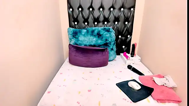 Toxicfantasy4u online show from March 21, 8:19 am