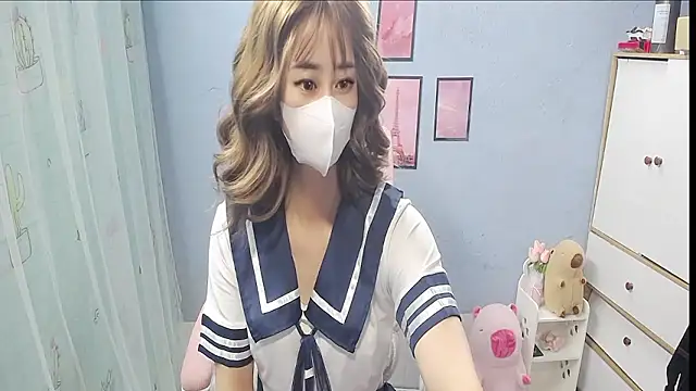 Snapshot of luna_bae00 chatting on October 30, 2:51 pm luna bae00 online show from October 30, 2:51 pm