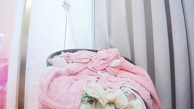 KateCondon online show from November 16, 9:20 pm