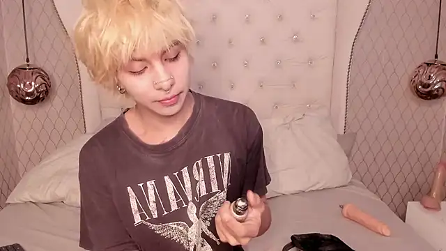 Snapshot of OliIverr22 chatting on October 18, 12:17 pm OliIverr22 online show from October 18, 12:17 pm