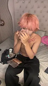 Snapshot of OliIverr22 chatting on October 24, 12:01 pm OliIverr22 online show from October 24, 12:01 pm