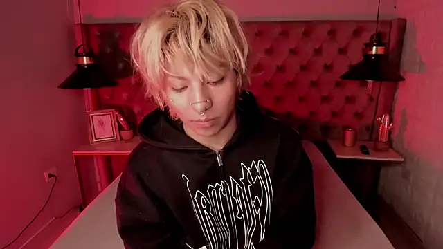 OliIverr22 online show from December 3, 11:41 am