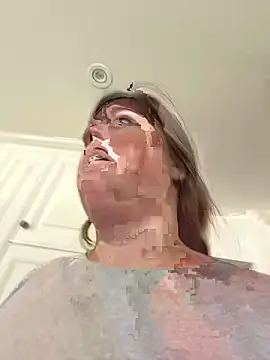 Snapshot of hornykitty1210 chatting on September 12, 5:35 pm hornykitty1210 online show from September 12, 5:35 pm