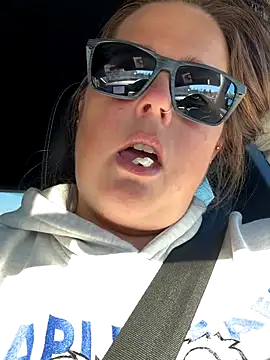 Snapshot of hornykitty1210 chatting on October 27, 7:07 pm hornykitty1210 online show from October 27, 7:07 pm