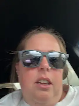 hornykitty1210 online show from November 5, 8:09 pm