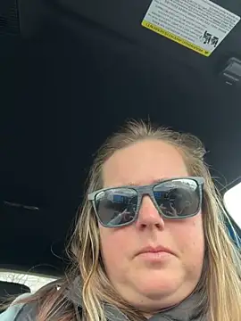 hornykitty1210 online show from March 5, 7:54 pm