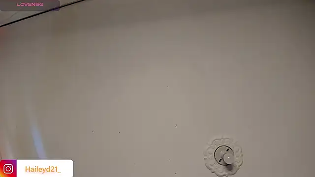 HaileyDuke online show from March 29, 3:34 pm