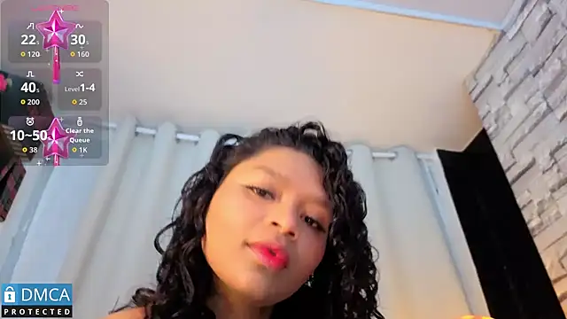 Snapshot of leidy_morales_ chatting on October 27, 10:30 am leidy morales  online show from October 27, 10:30 am