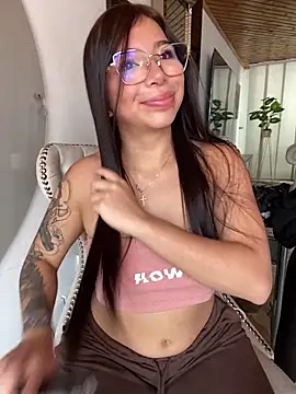 Maddy Piink online show from February 10, 5:06 pm