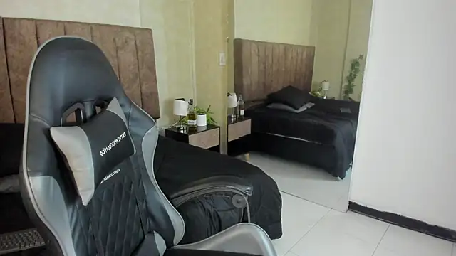 JulietaRioss online show from November 11, 1:22 pm