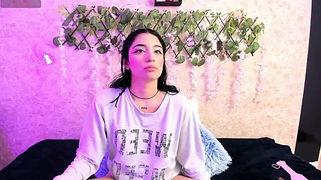 Snapshot of ImEmily444 chatting on September 25, 7:01 am ImEmily444 online show from September 25, 7:01 am