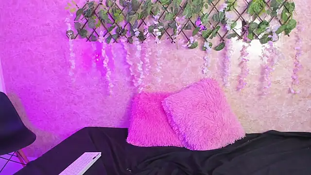 Snapshot of ImEmily444 chatting on October 10, 4:55 am ImEmily444 online show from October 10, 4:55 am