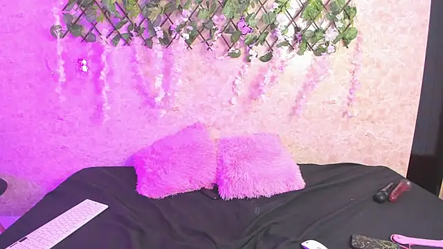 Snapshot of ImEmily444 chatting on October 10, 9:58 pm ImEmily444 online show from October 10, 9:58 pm