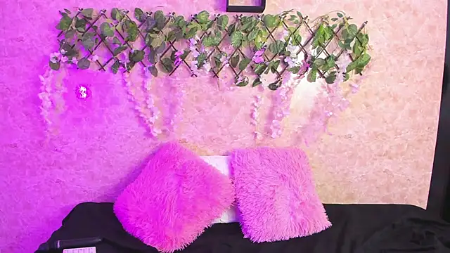 Snapshot of ImEmily444 chatting on October 21, 3:29 am ImEmily444 online show from October 21, 3:29 am