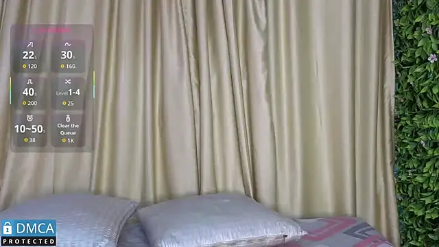 Snapshot of stepha__ chatting on October 3, 11:18 am stepha   online show from October 3, 11:18 am